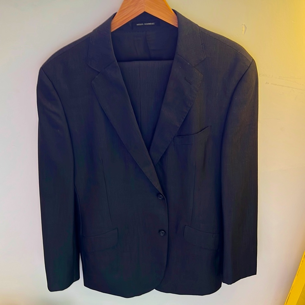 Very special Adolfo Dominguez suit. Lana Merino and silk.Dark grey. Almost new.